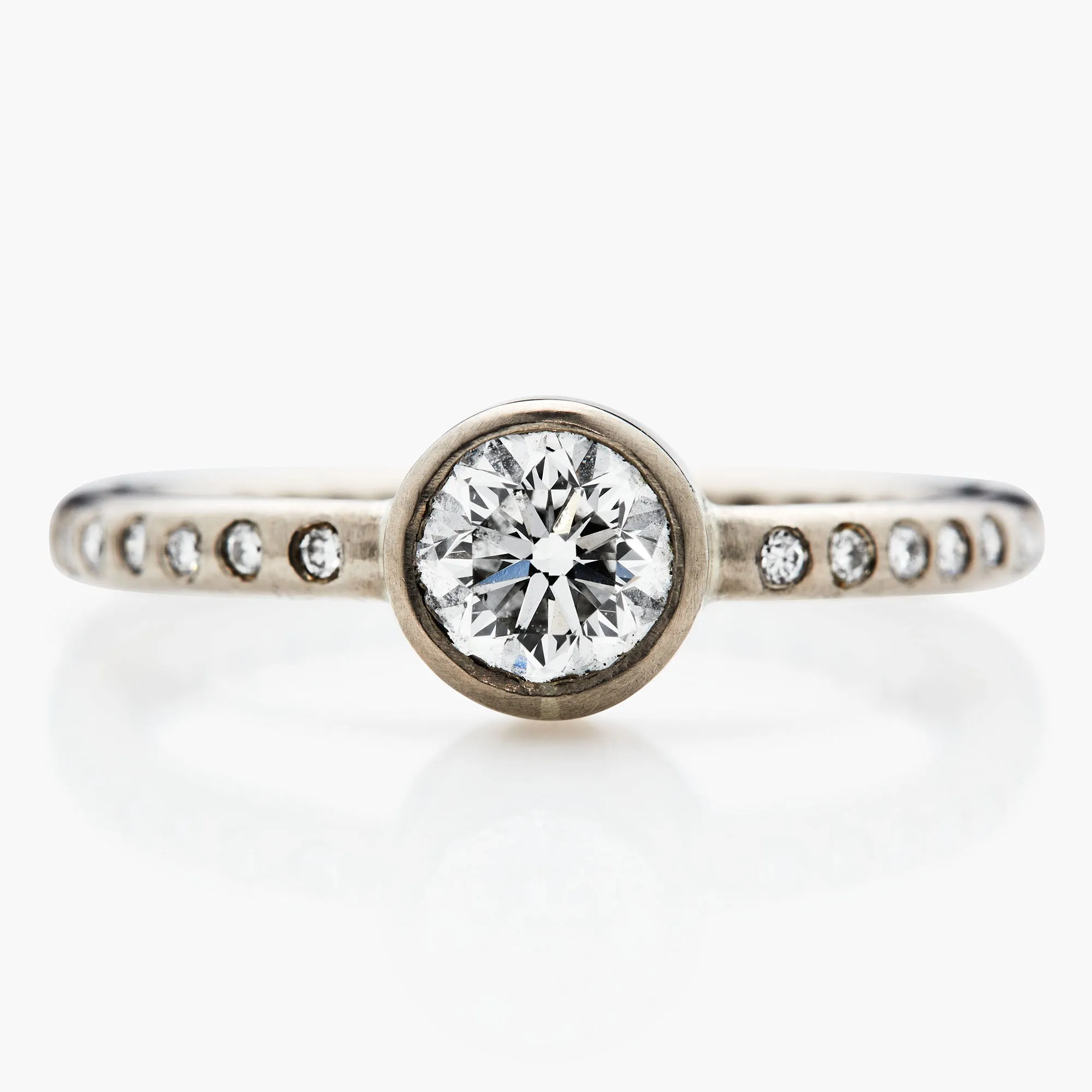 Hoopstock Round Diamond Ring in 18K Alpine Gold