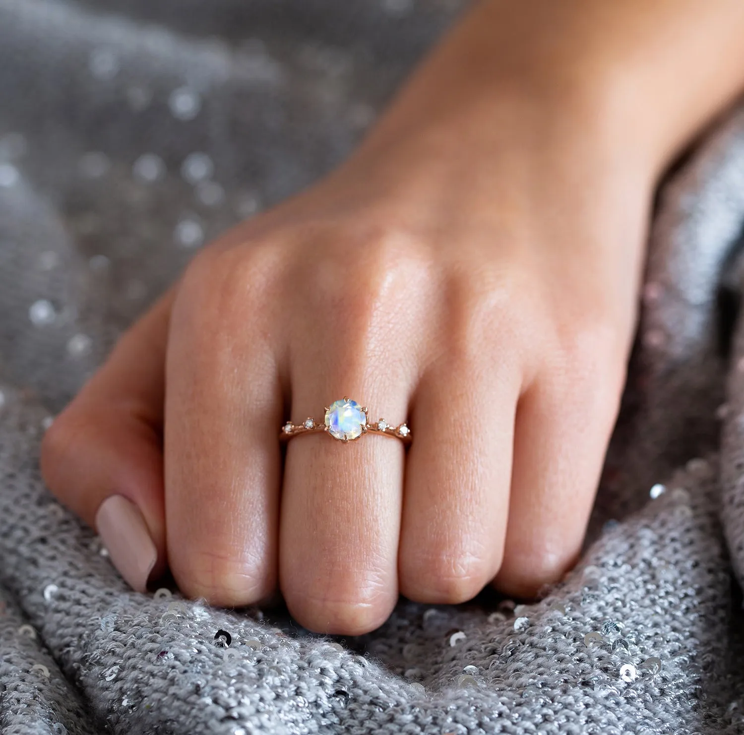 Lilly | Moonstone