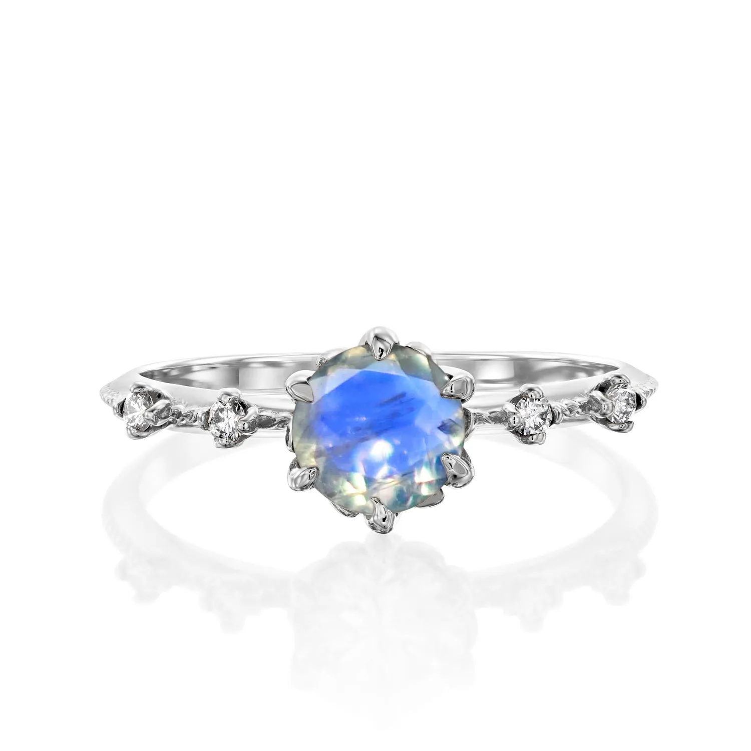 Lilly | Moonstone