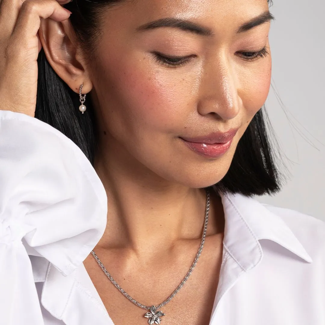 Lumoava Pearl Earrings with Akoya Pearl, Silver