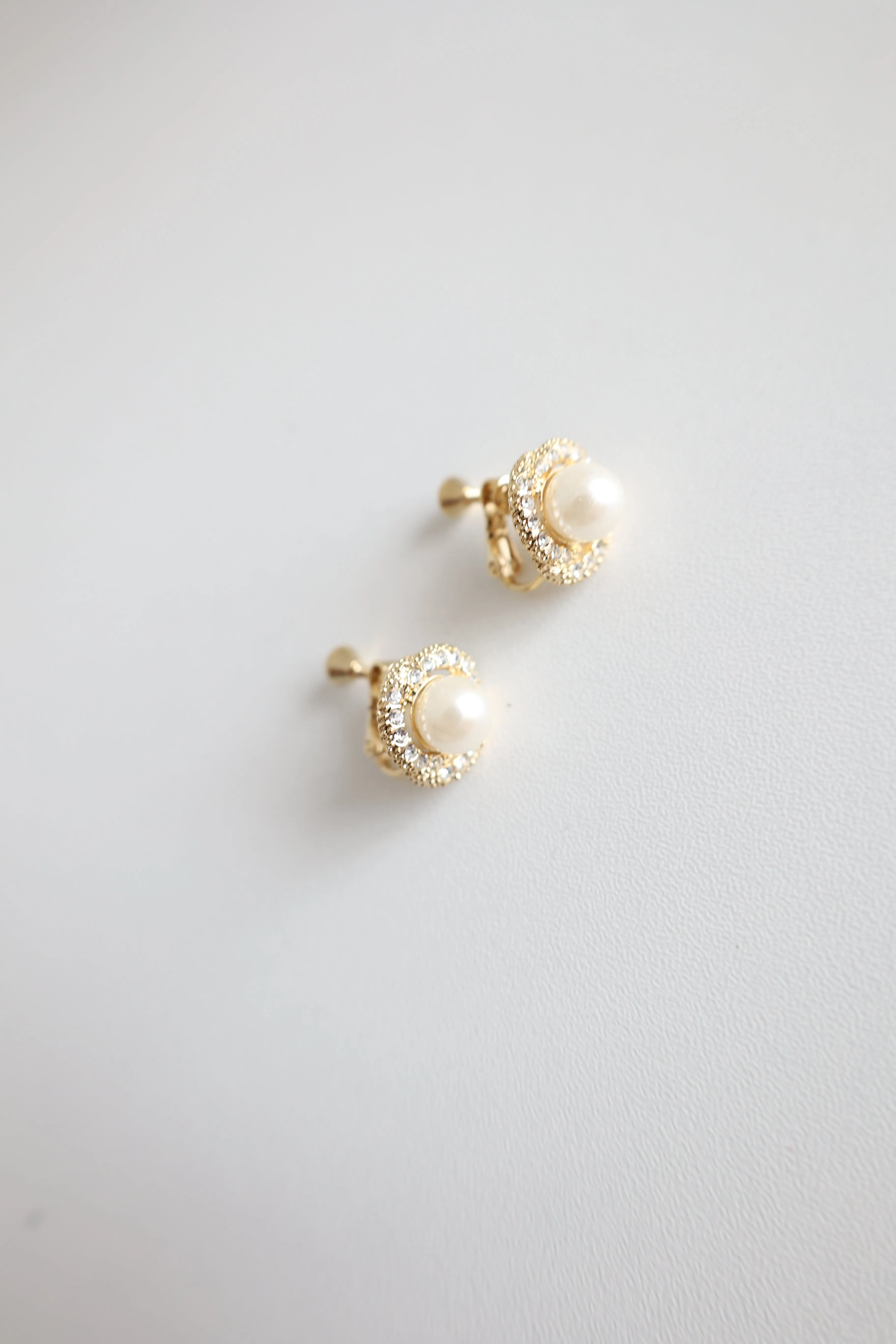 Lyla Pearl Clip On Earrings