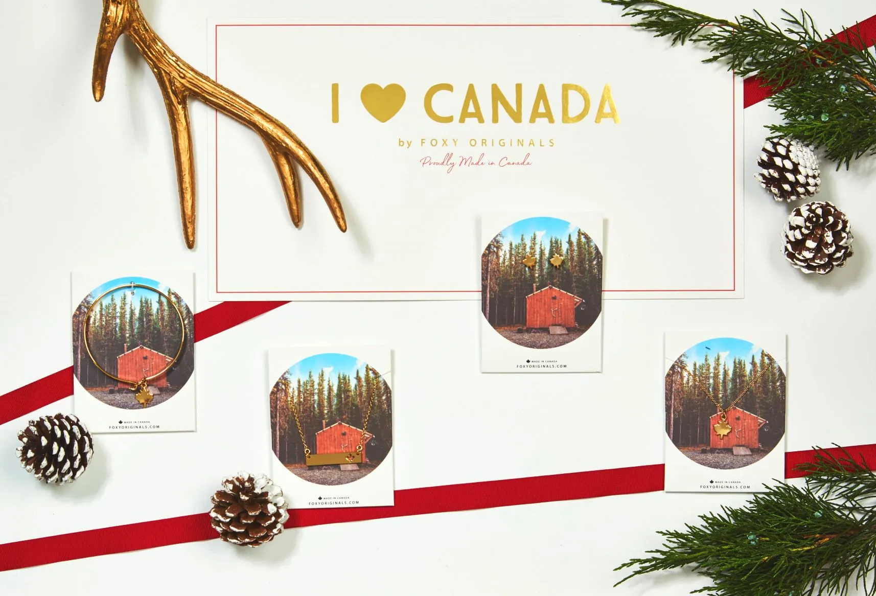 Maple Leaf Bar Necklace in Gold