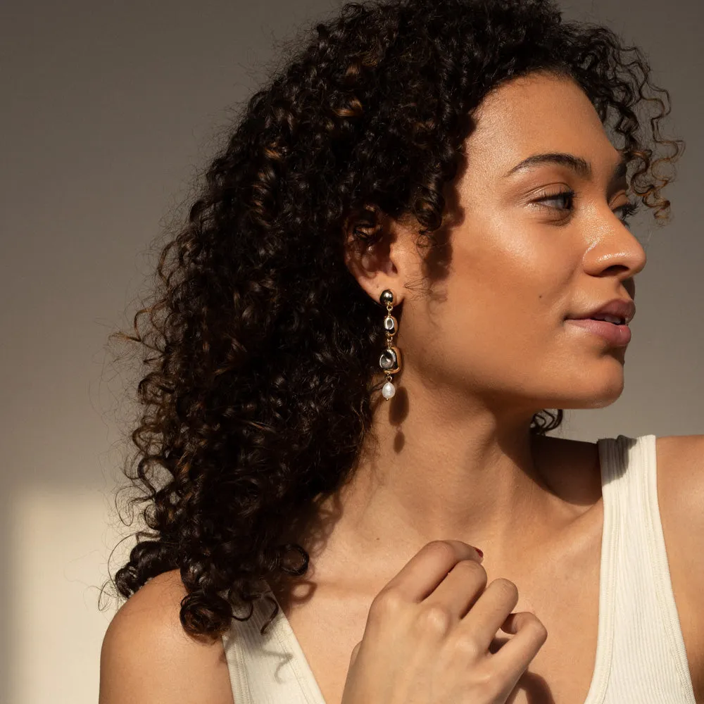 Mismatched Earrings: Pearl