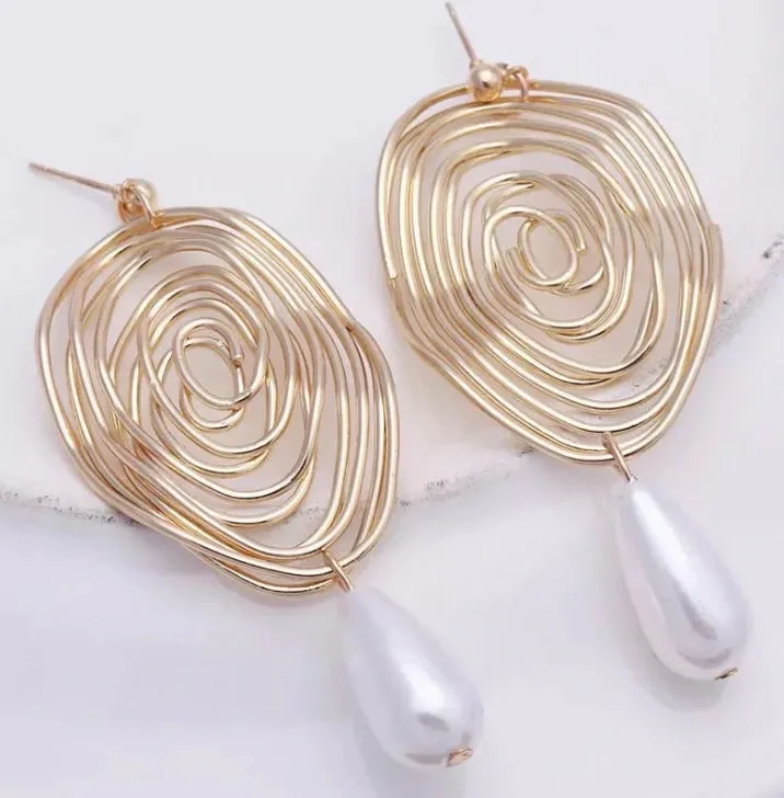 Modesta Pearl Gold Earrings