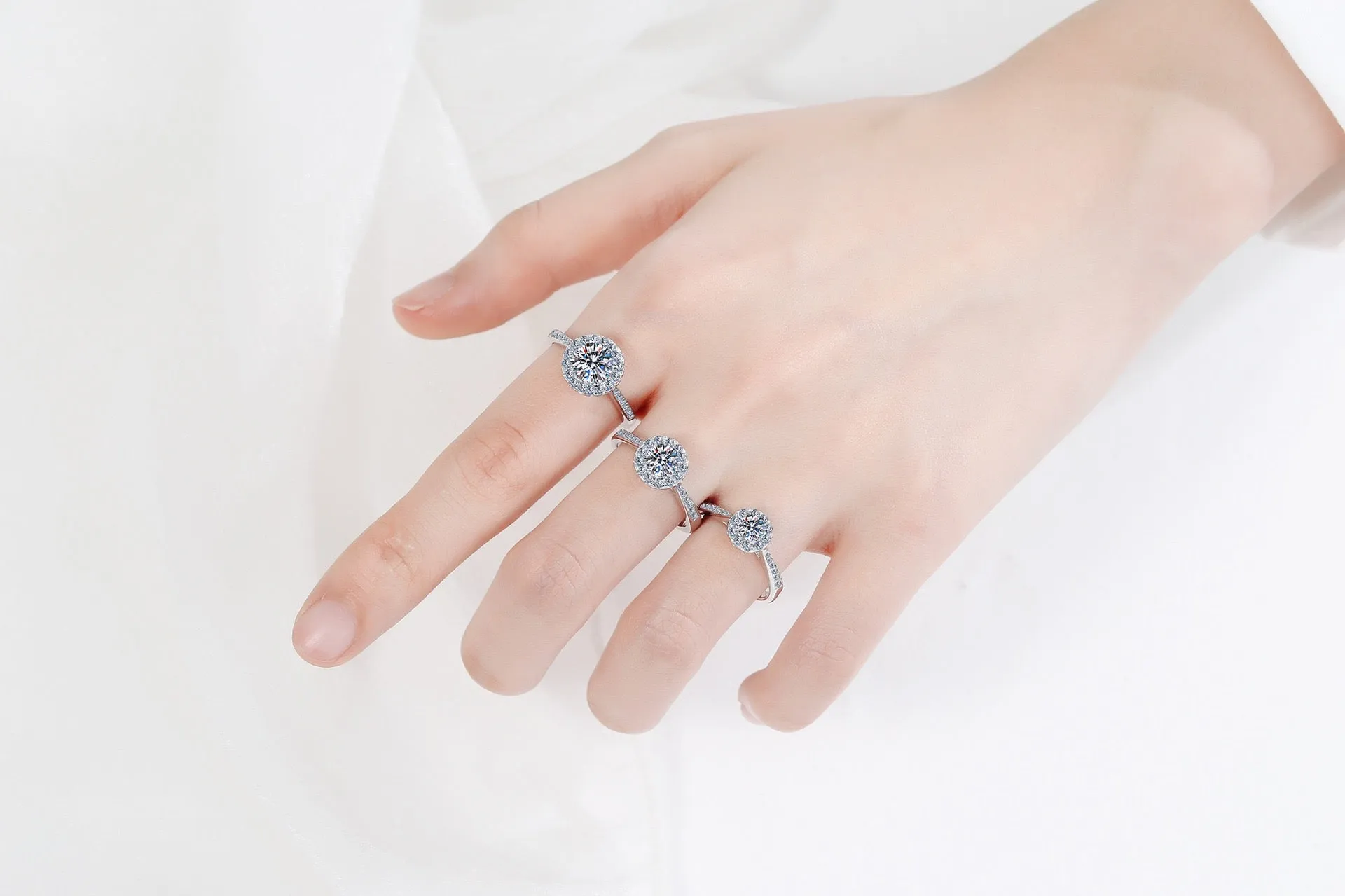 Moissanite 4-Prongs Round Cut Engagement Ring-RM046