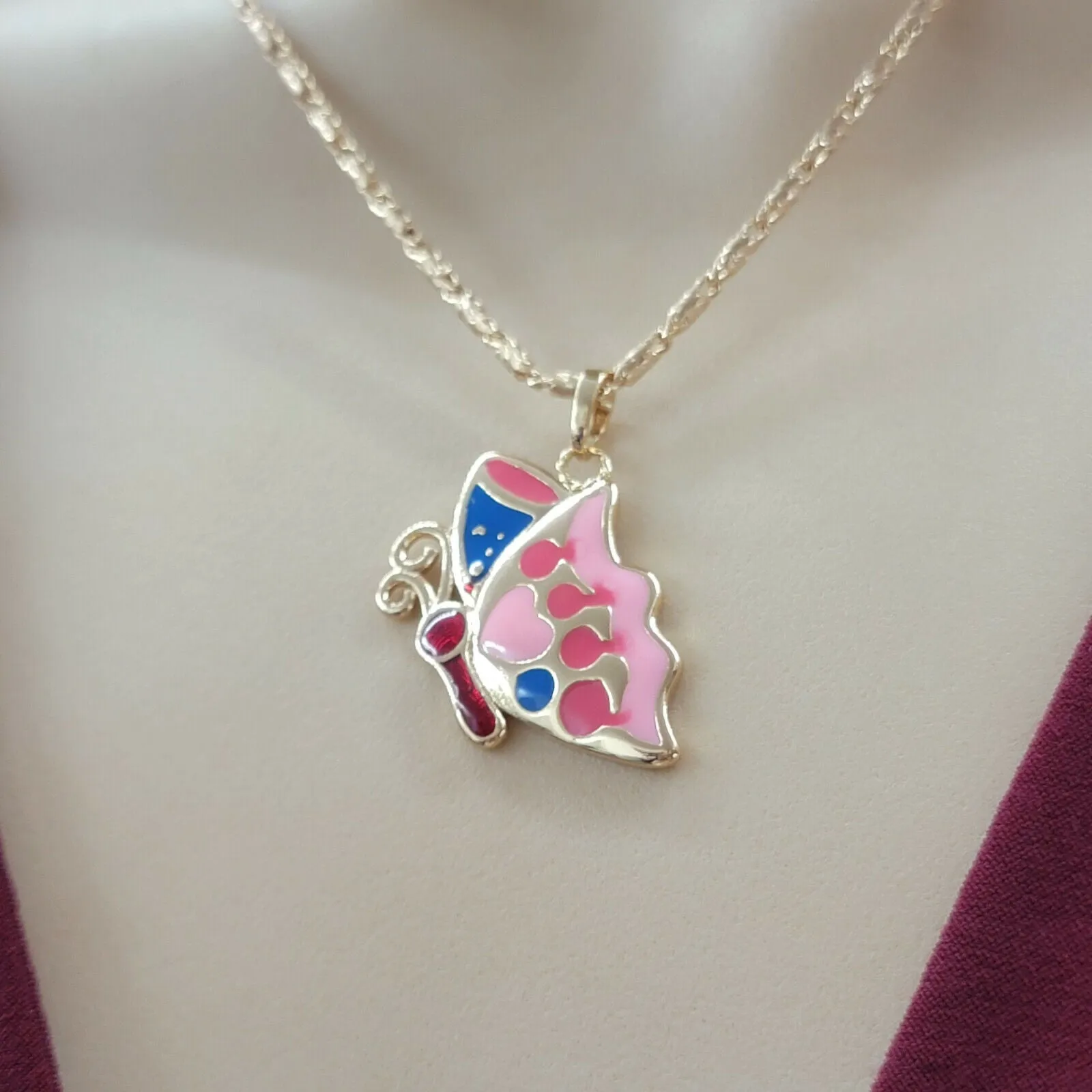 Necklaces - 18K Gold Plated. Multicolor Flying Butterfly Pendant & Chain.