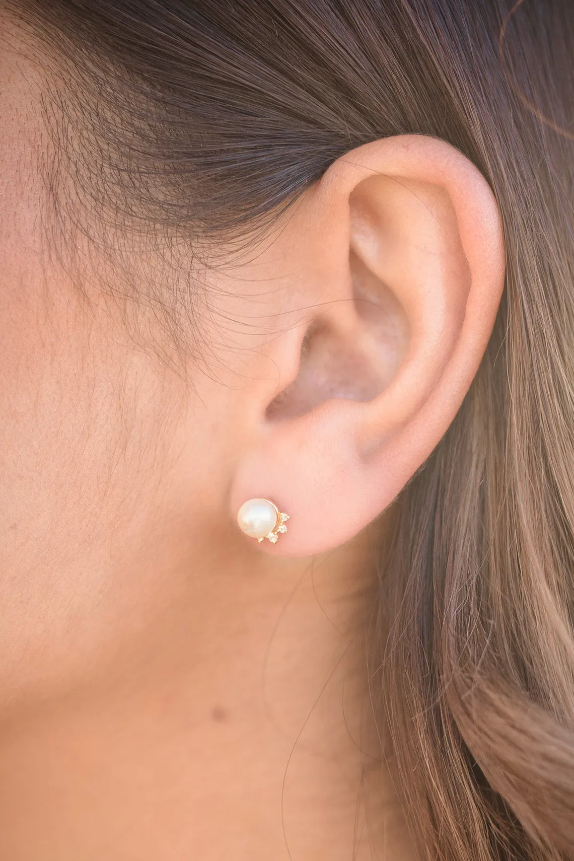 OCEANS COOGEE FRESHWATER PEARL EARRINGS GOLD