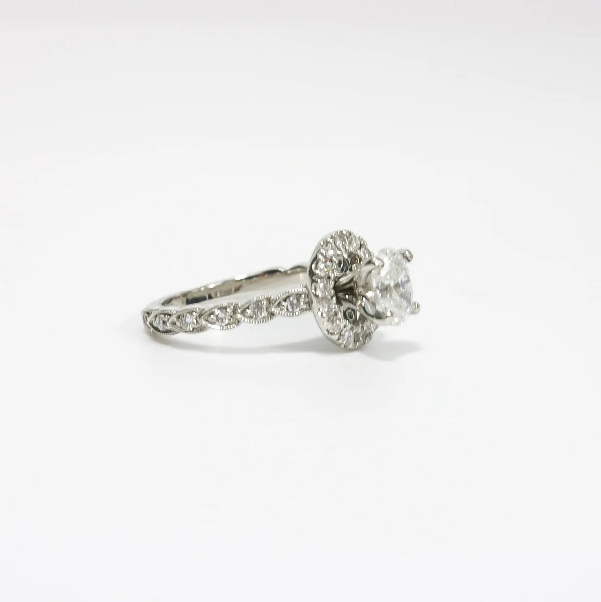 OVAL NATURAL DIAMOND ENGAGEMENT RING