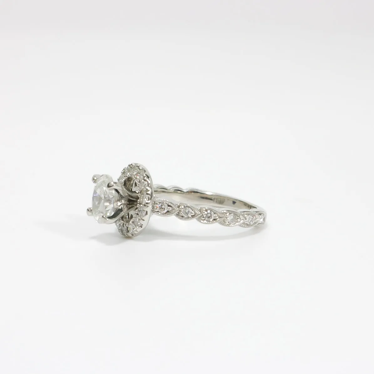 OVAL NATURAL DIAMOND ENGAGEMENT RING