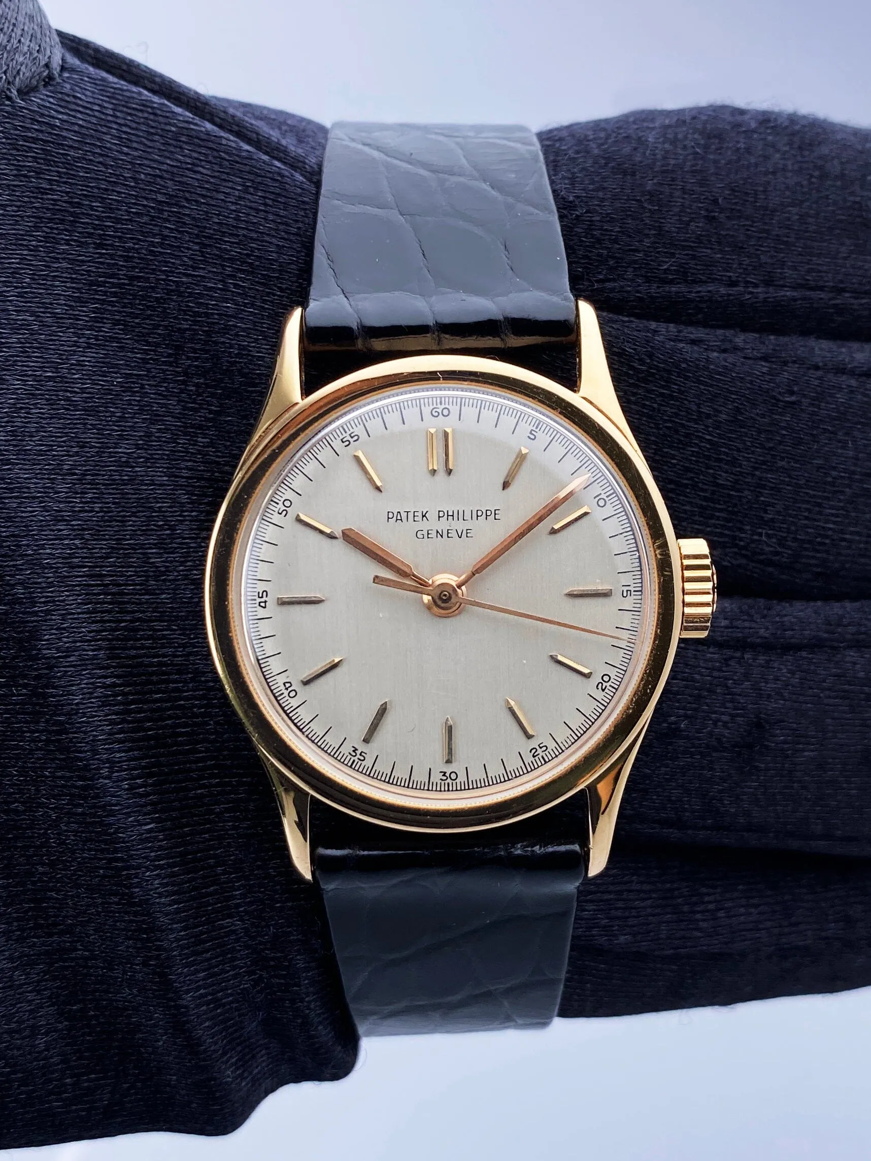 Patek Philippe Calatrava 2457 18K Rose Gold Mens Watch