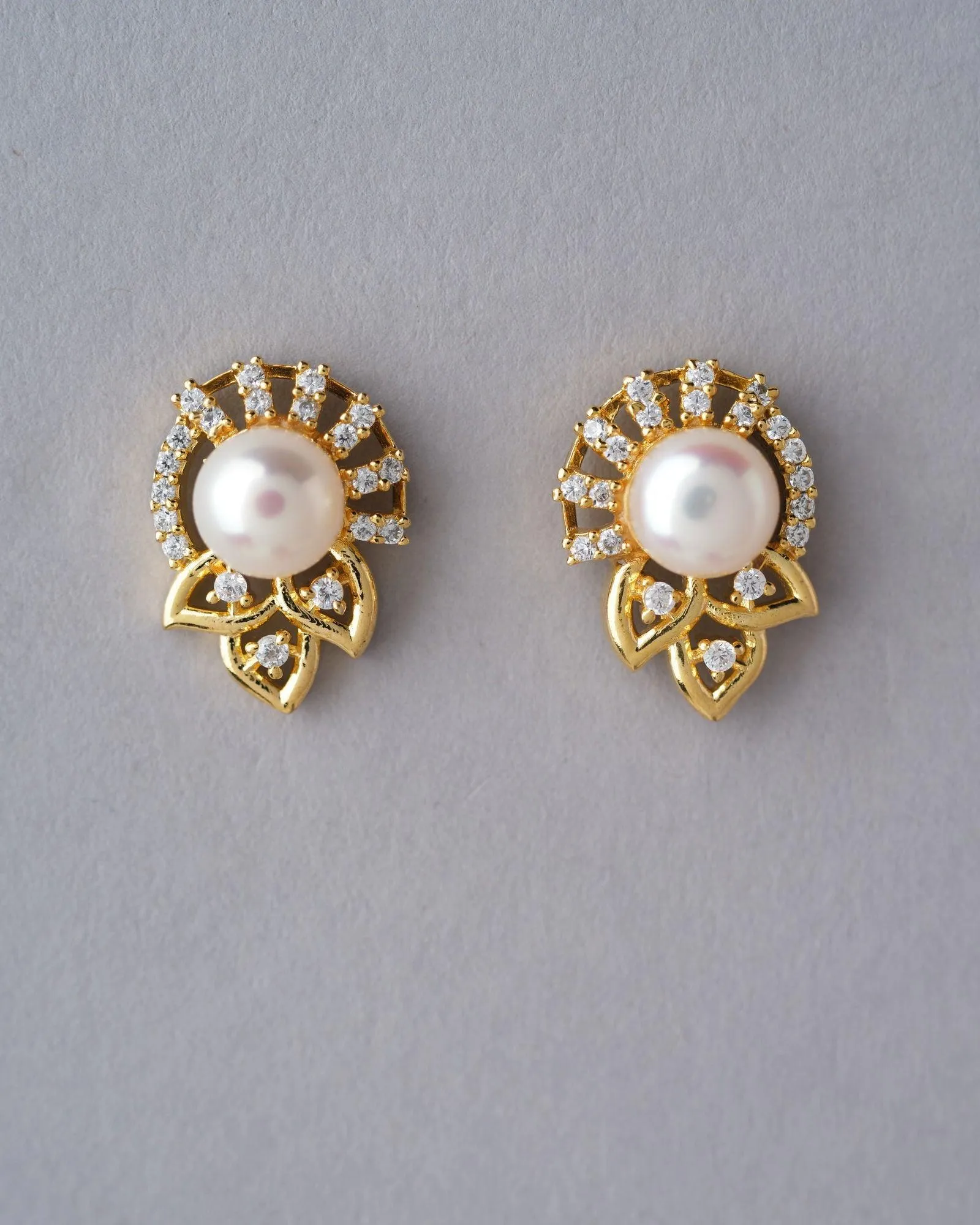 Pretty Stud Pearl Earring