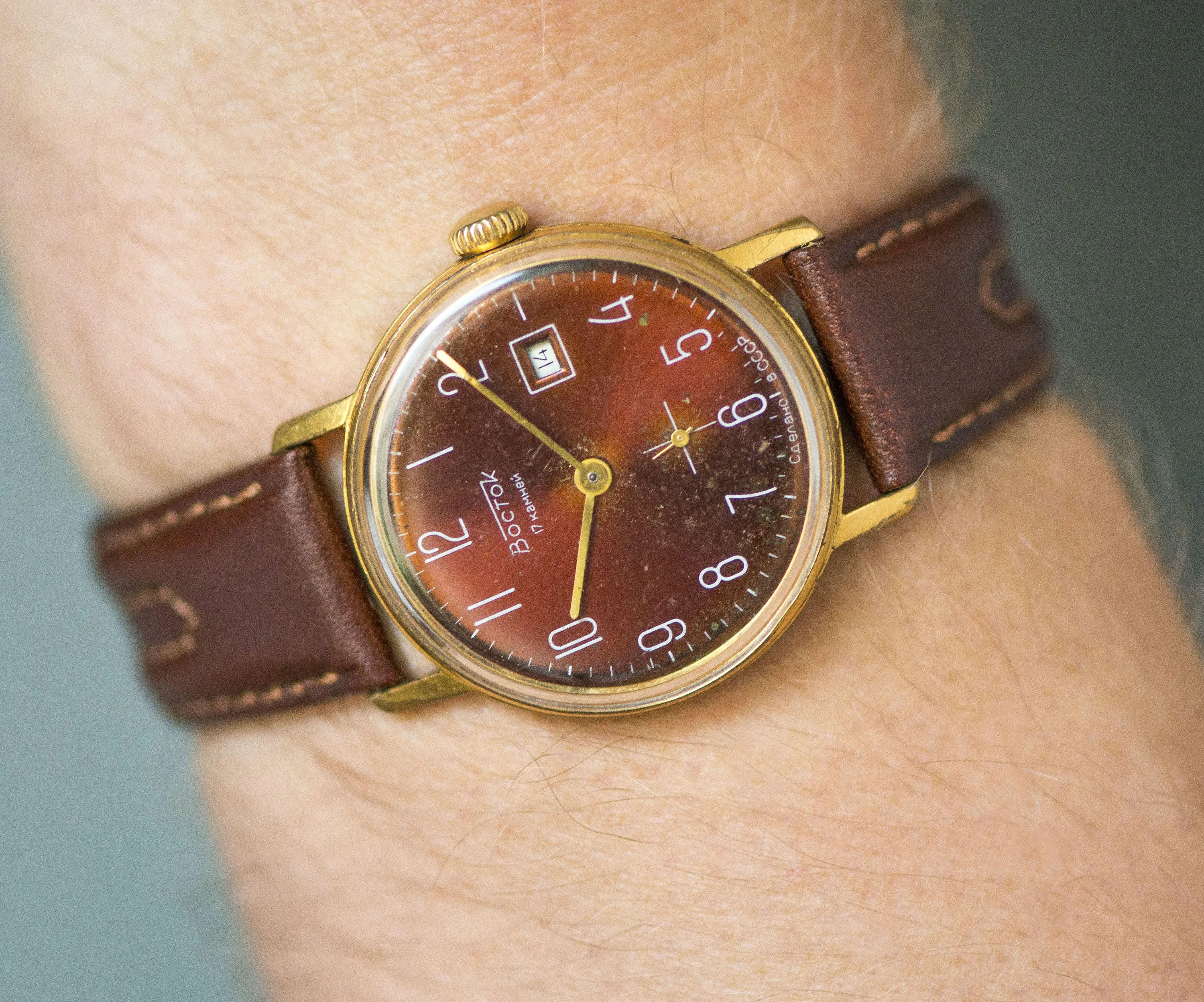 Retro men's watch monochrome, gold plated men wristwatch East, shockproof watch gift, burgundy boyfriend's watch, new premium leather strap
