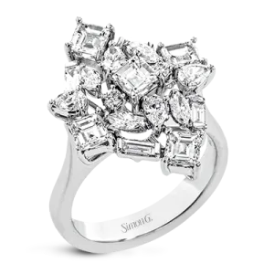 Right Hand Ring in 18k Gold with Diamonds