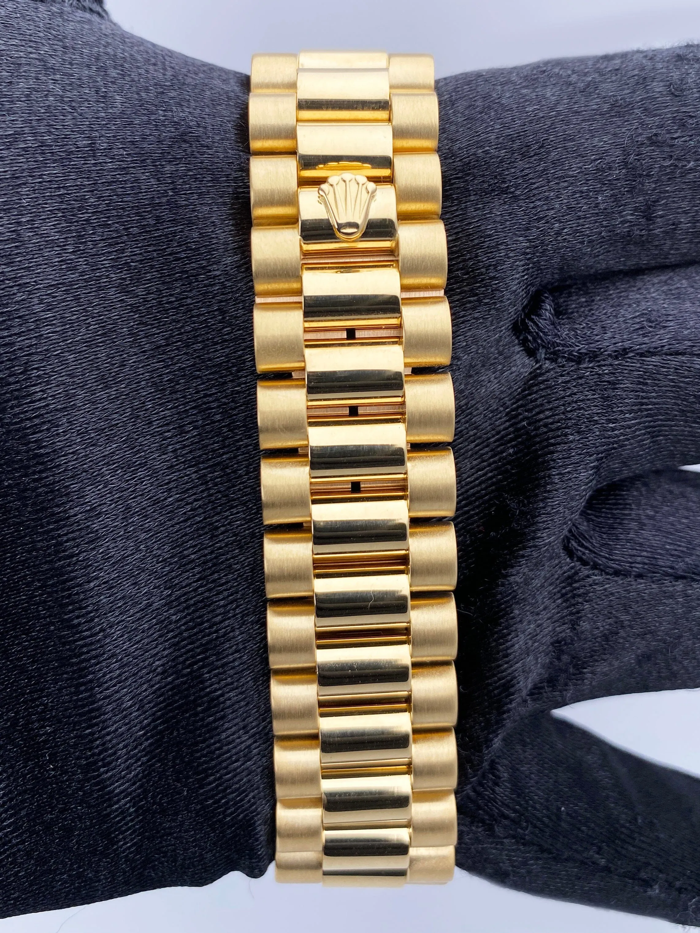 Rolex Day Date 18238 Champagne Dial Mens Watch