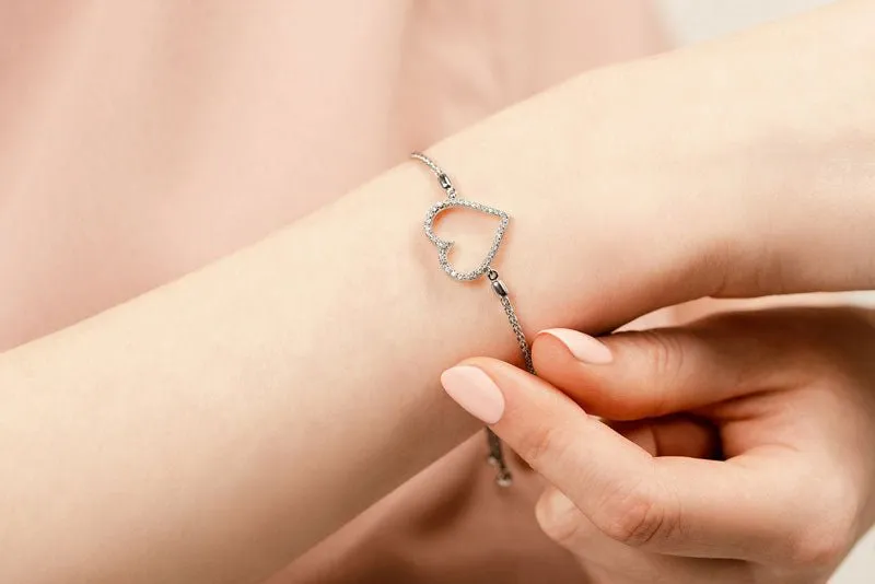 Shimmering Heart Adjustable Diamond Bracelet with 0.31 ct.(finished)