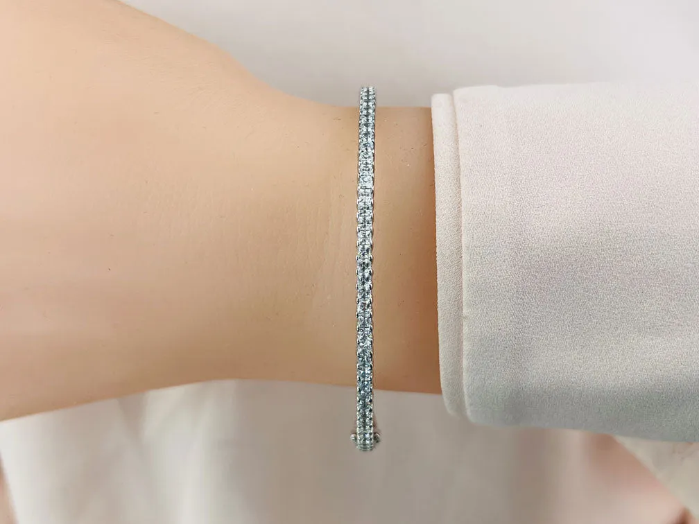 Timeless Elegance Princess Cut Bangle Diamond  with 2.97 ct.(finished) 2.5mm