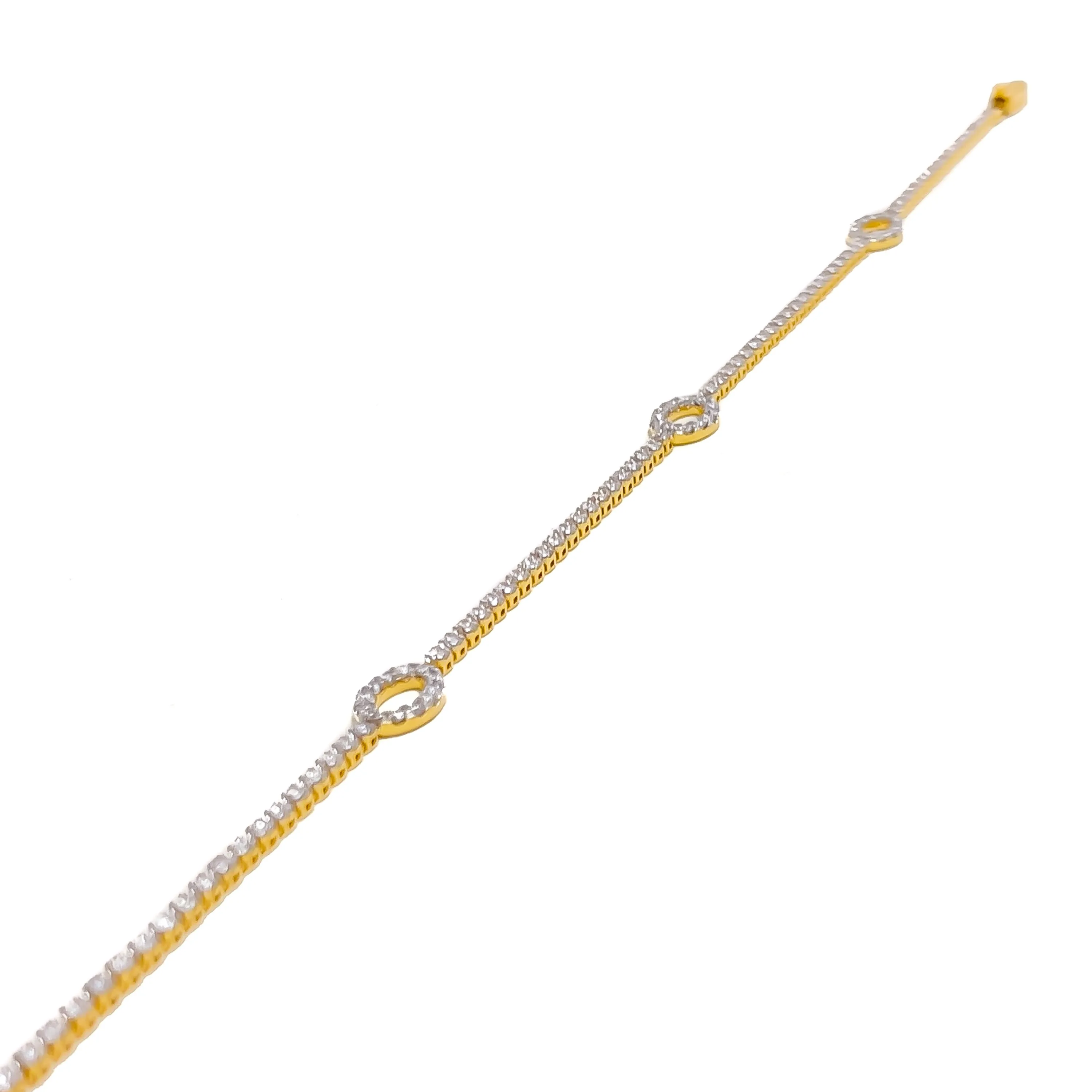 Trendy Open Oval Diamond   18k Gold Bracelet