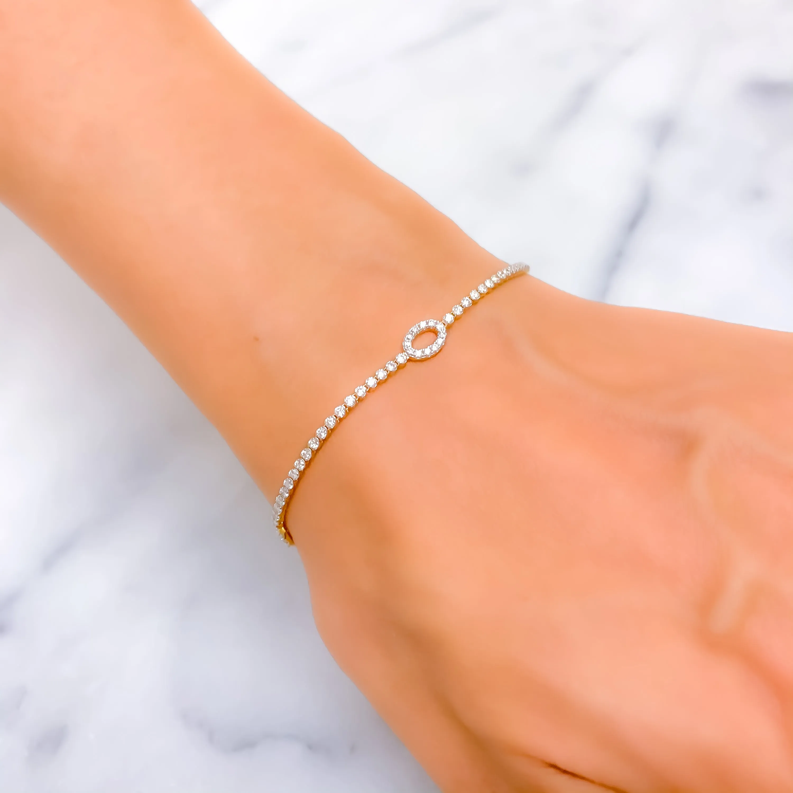 Trendy Open Oval Diamond   18k Gold Bracelet