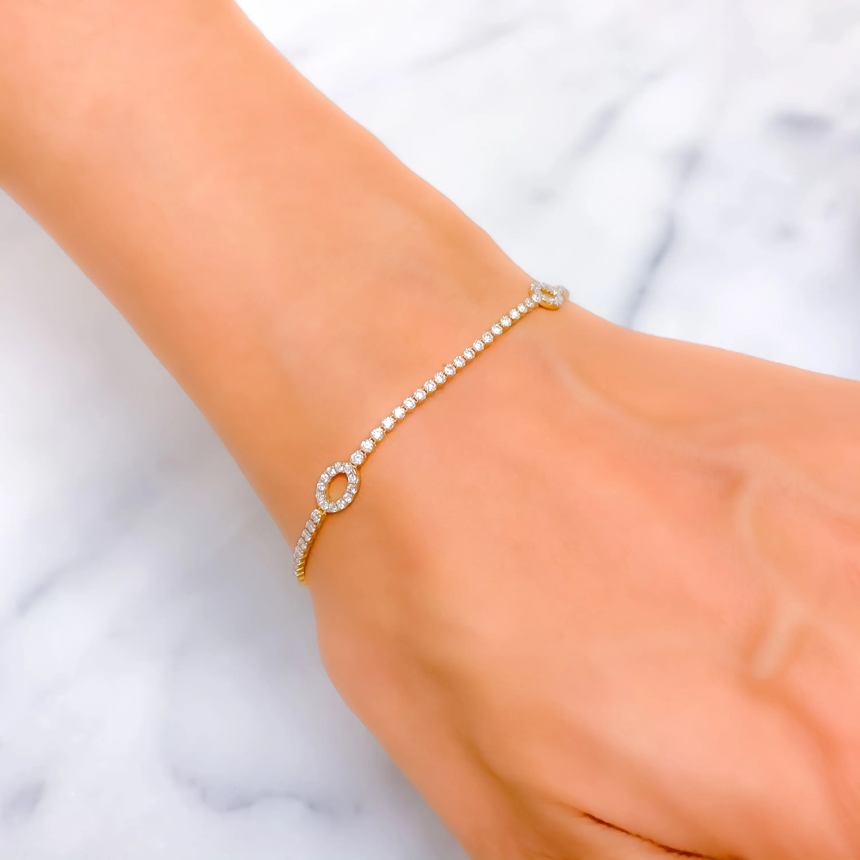 Trendy Open Oval Diamond   18k Gold Bracelet