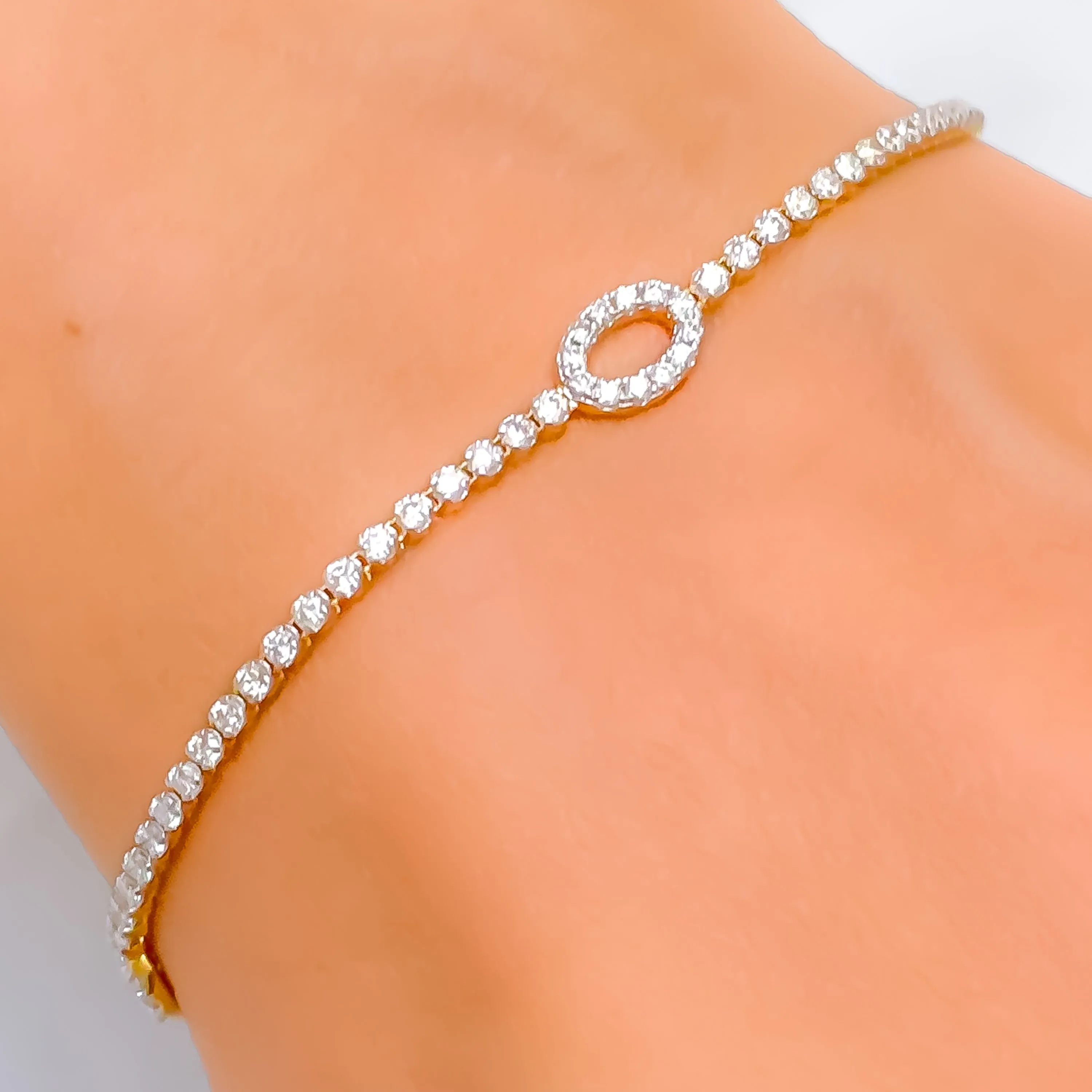 Trendy Open Oval Diamond   18k Gold Bracelet