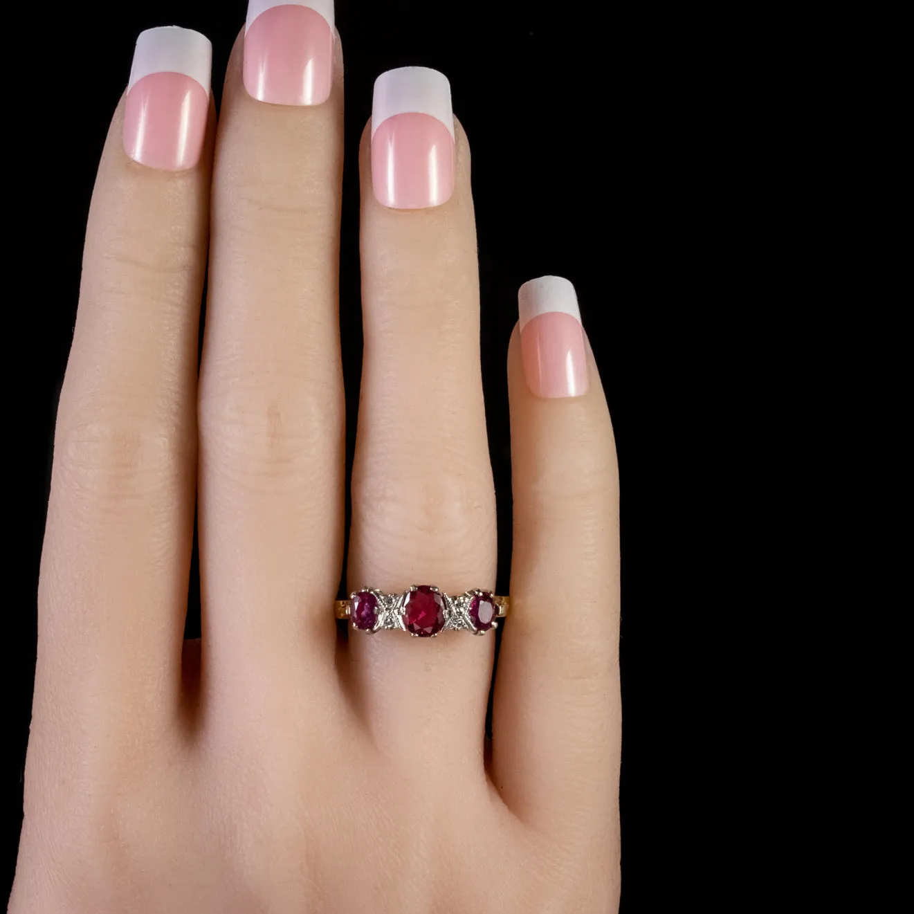 Vintage Ruby Diamond Ring 1.10Ct Ruby 18Ct Gold