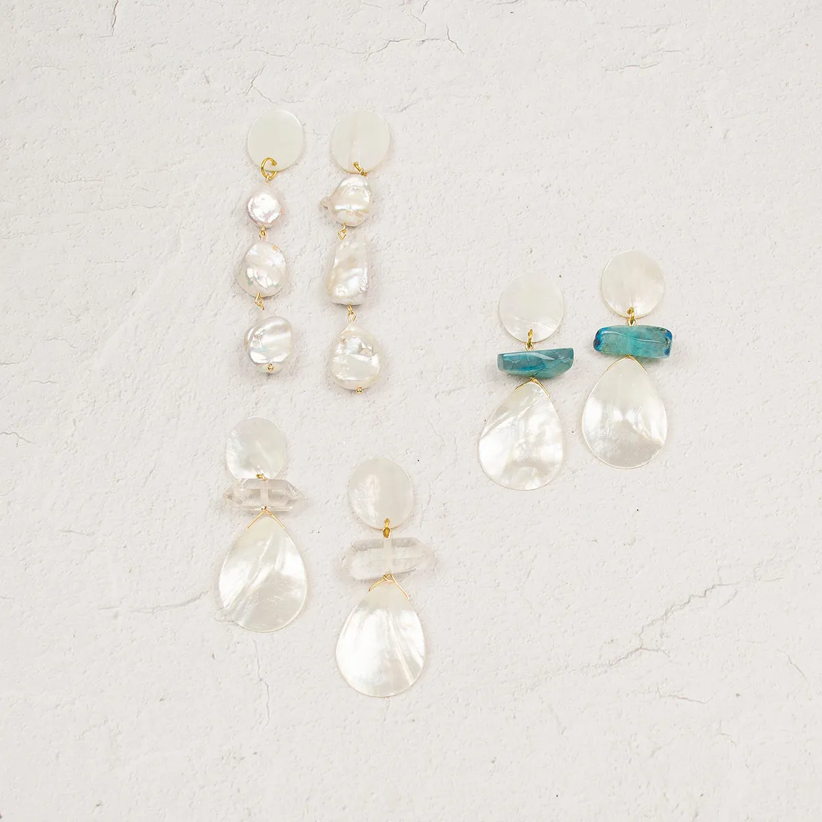 WHITE MOTHER OF PEARL & LINEAR BAROQUE PEARL DROP EARRINGS. WHITE/PEARL